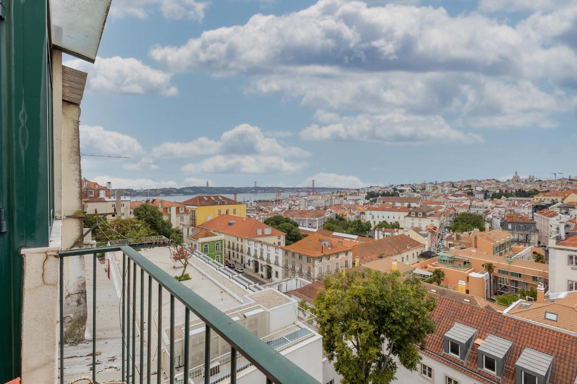 Beguest Bairro Alto City View Apartment Лиссабон Экстерьер фото