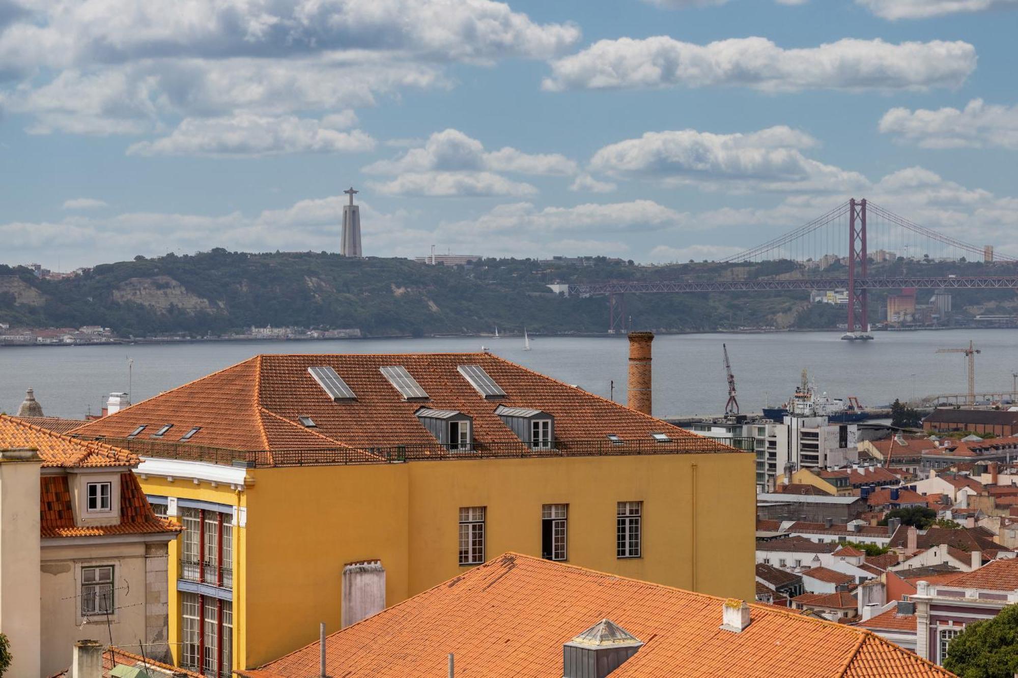 Beguest Bairro Alto City View Apartment Лиссабон Экстерьер фото